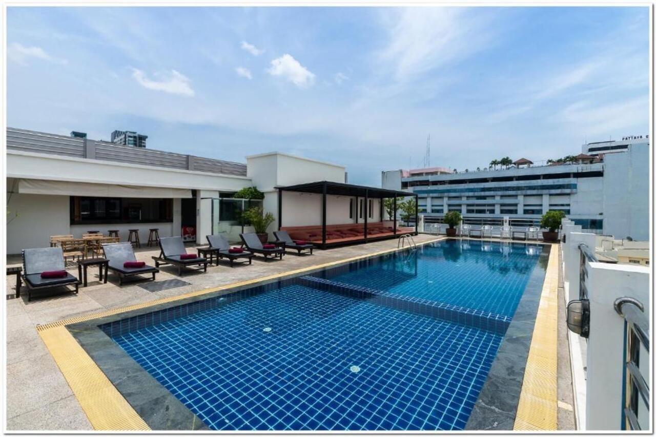Sea Me Spring Hotel Pattaya Buitenkant foto