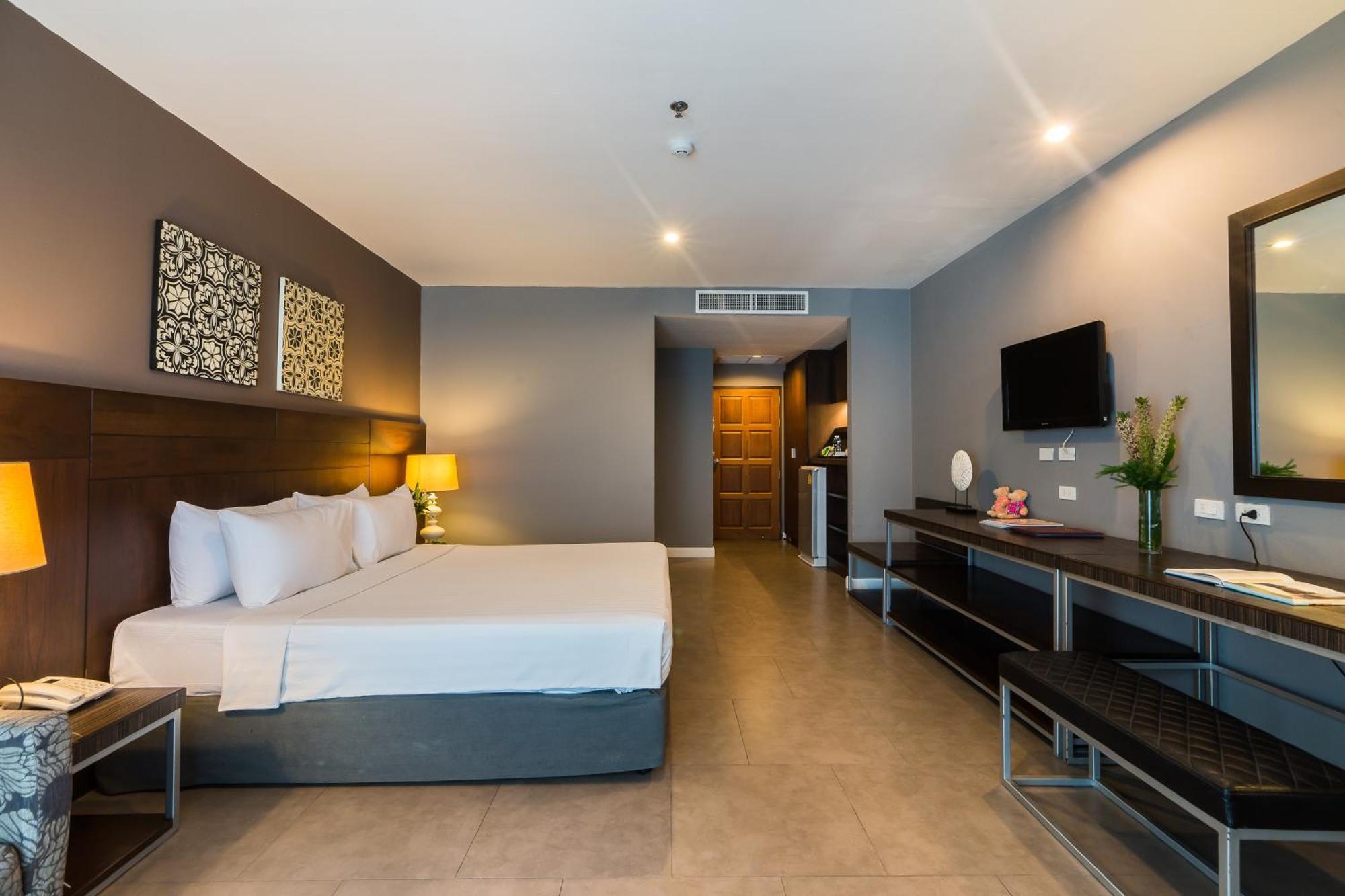Sea Me Spring Hotel Pattaya Buitenkant foto
